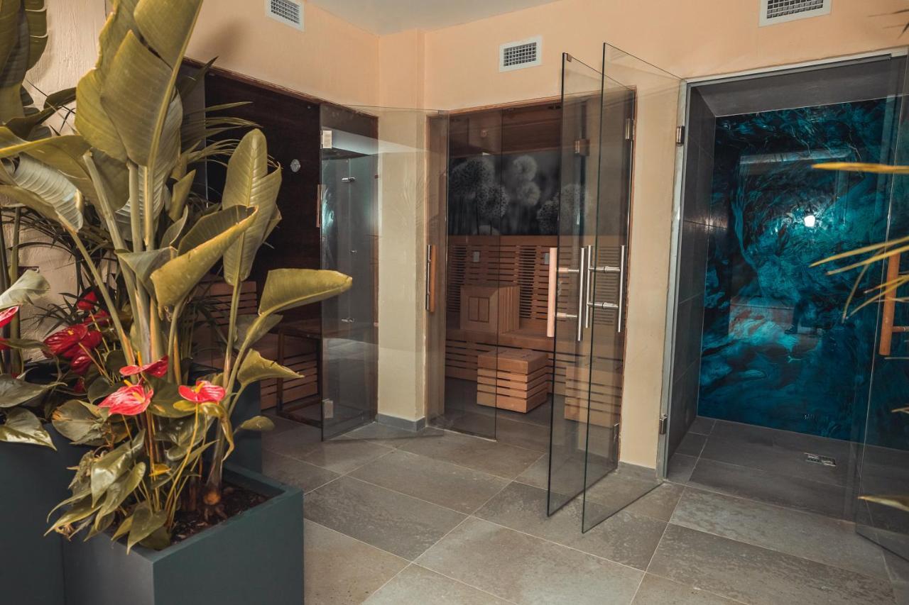 The Village Boutique And Spa Naxxar Bagian luar foto
