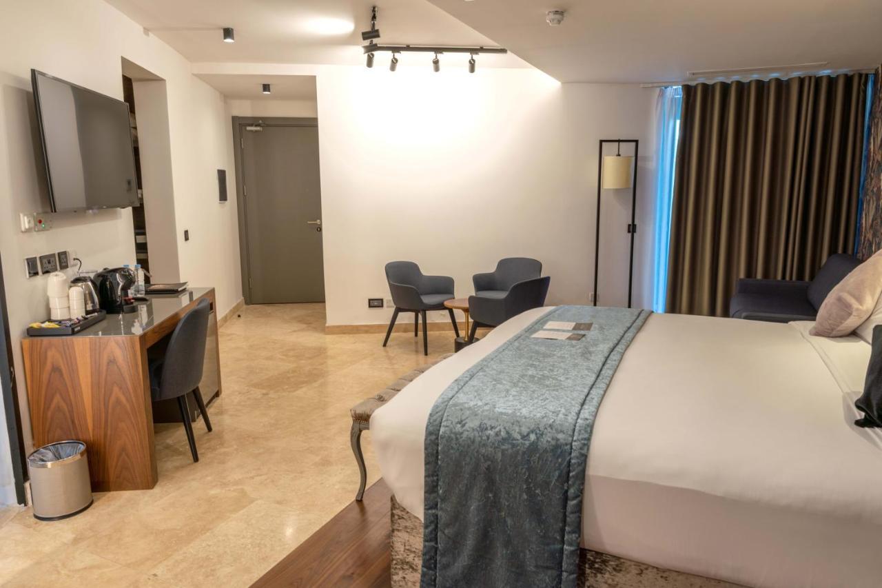 The Village Boutique And Spa Naxxar Bagian luar foto