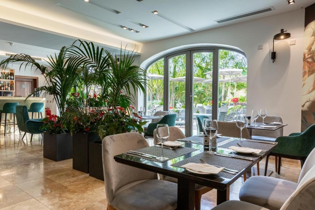 The Village Boutique And Spa Naxxar Bagian luar foto