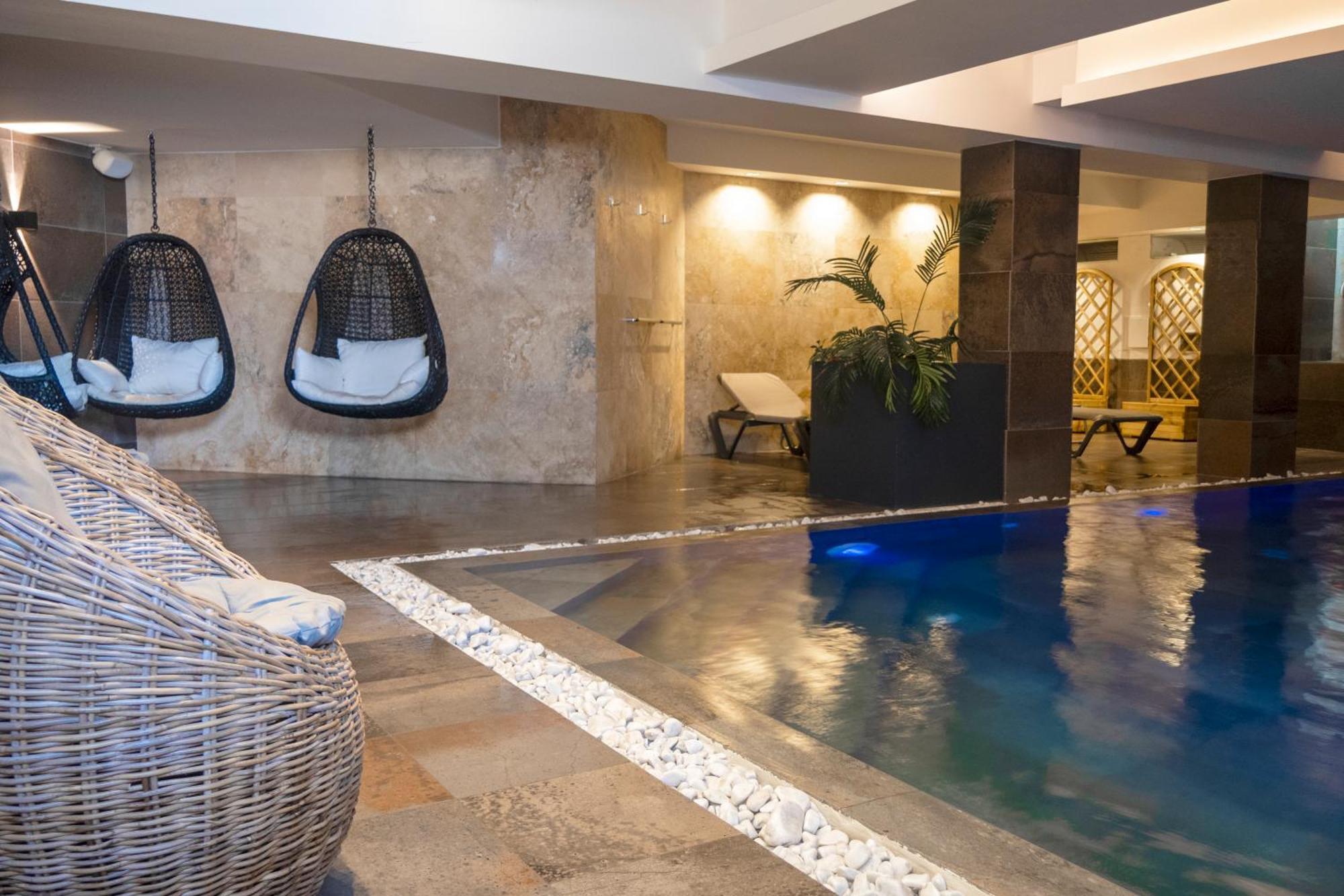 The Village Boutique And Spa Naxxar Bagian luar foto